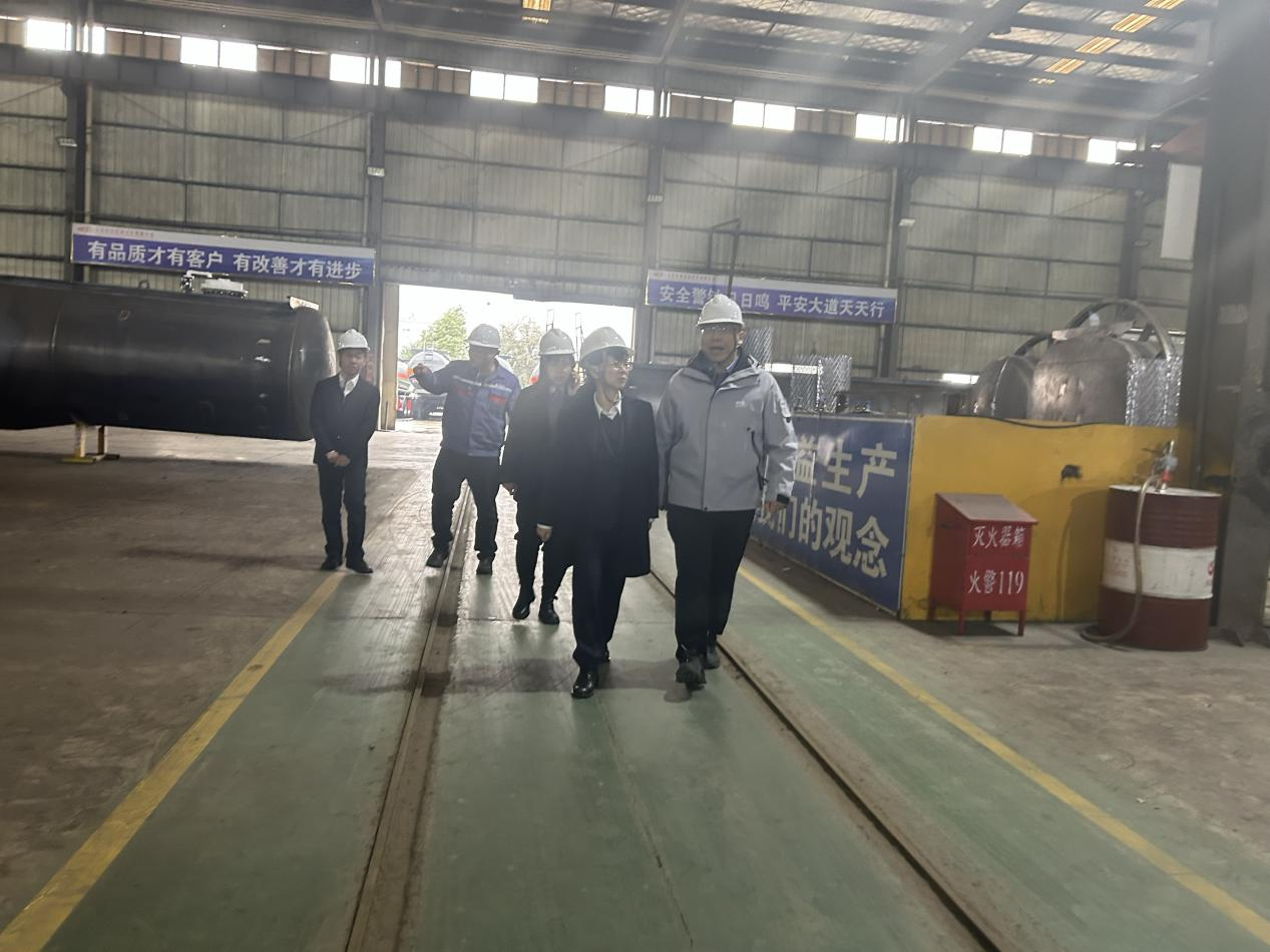 集團黨委副書記關(guān)敏赴湖北東特特裝開展調(diào)研指導 